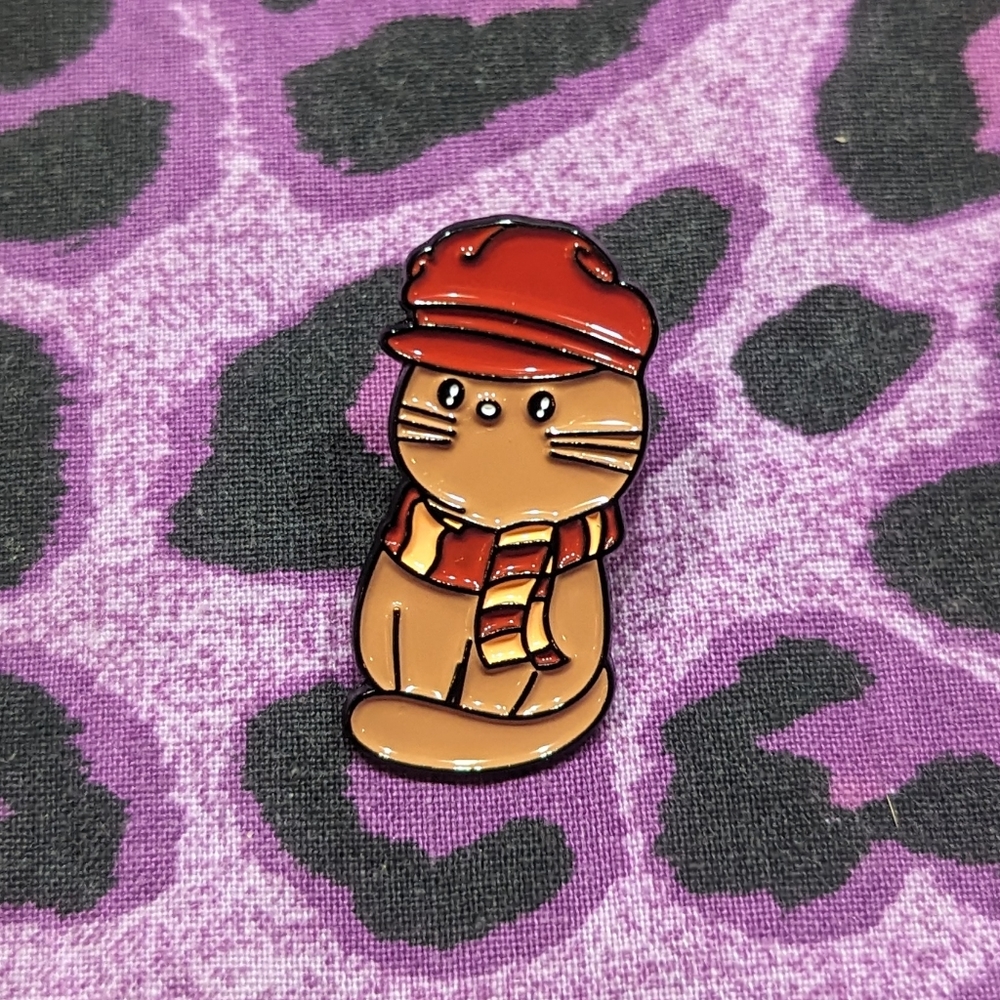 😻 Taylor Swift - Red Cat - Enamel Pin